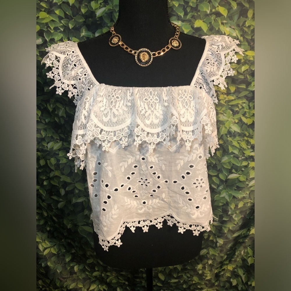 White Lace Ruffle Top NWT - Picture 5 of 12